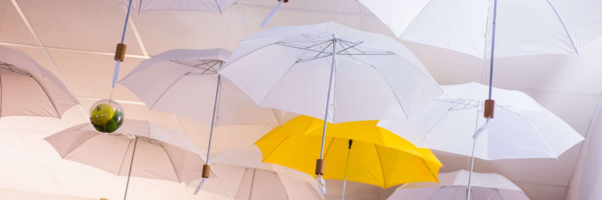 Décoration parapluies Printemps Marcireau