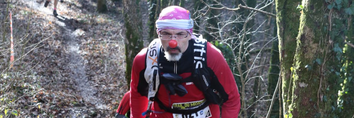 Coureur au nez de clown Trail du Miosson 2017